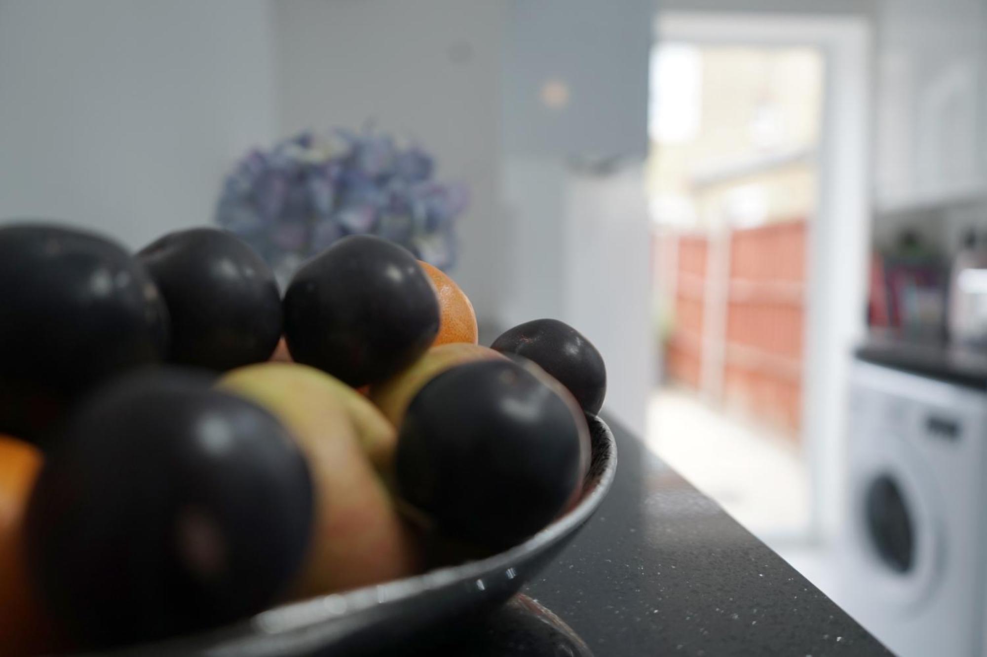 הוילה Luxury London House Sleeps 13, 2 Minutes To Metro מראה חיצוני תמונה