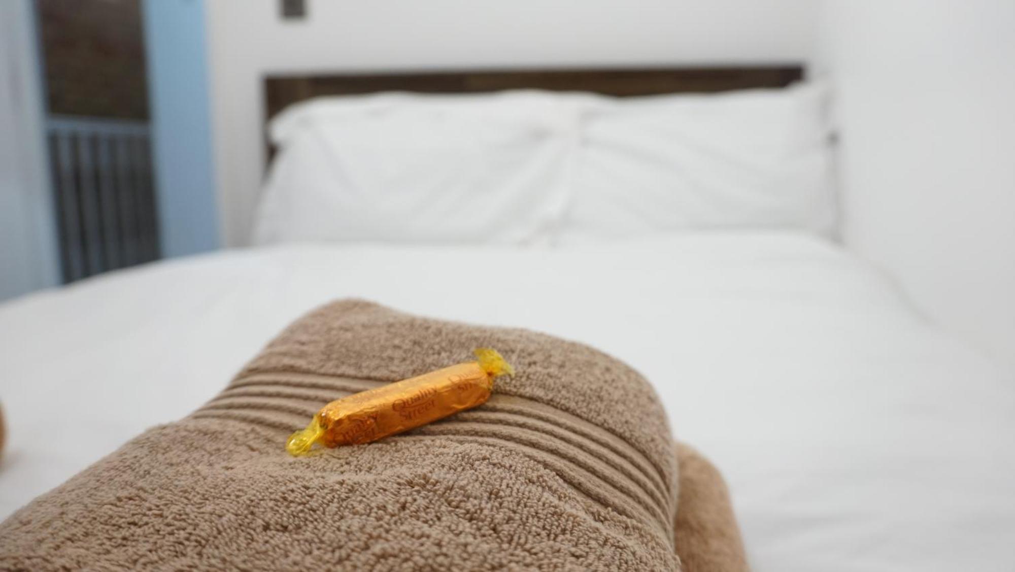 הוילה Luxury London House Sleeps 13, 2 Minutes To Metro מראה חיצוני תמונה