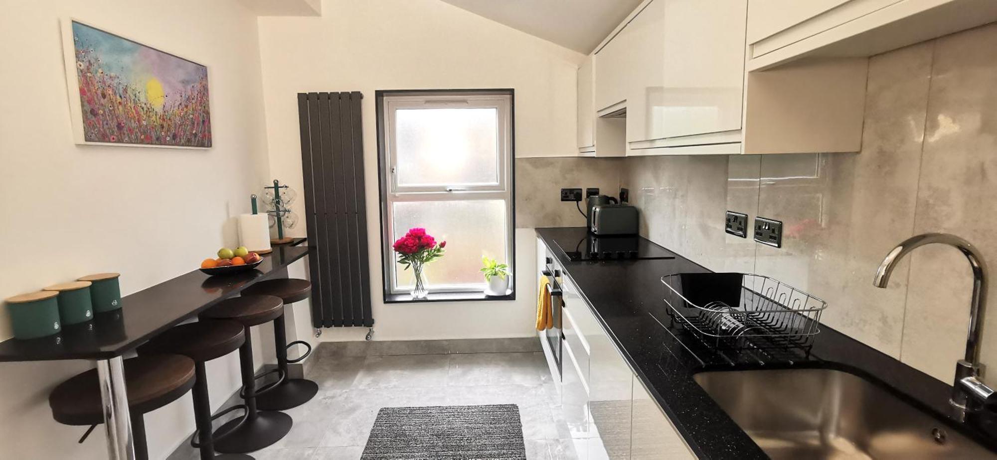 הוילה Luxury London House Sleeps 13, 2 Minutes To Metro מראה חיצוני תמונה