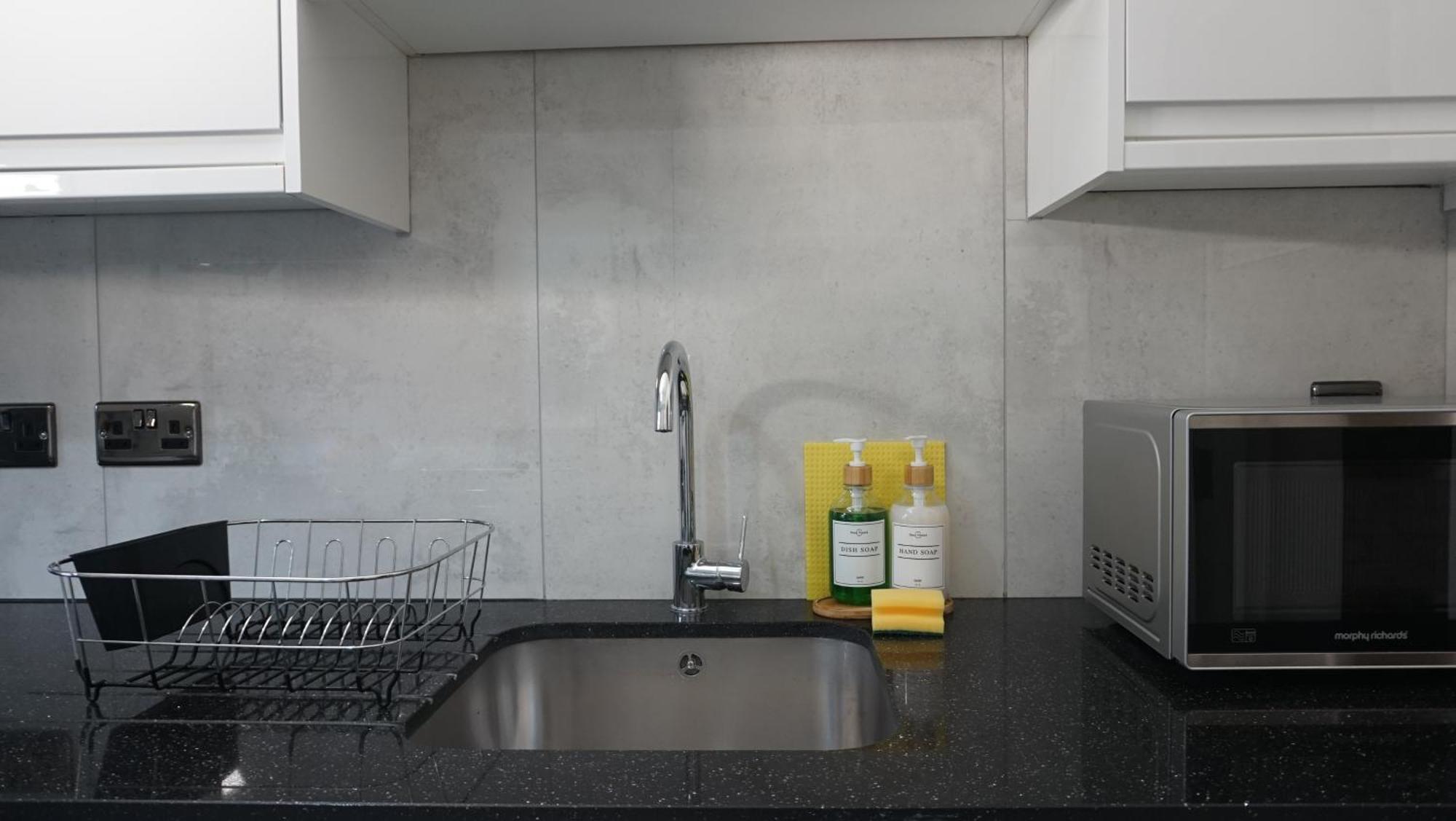 הוילה Luxury London House Sleeps 13, 2 Minutes To Metro מראה חיצוני תמונה