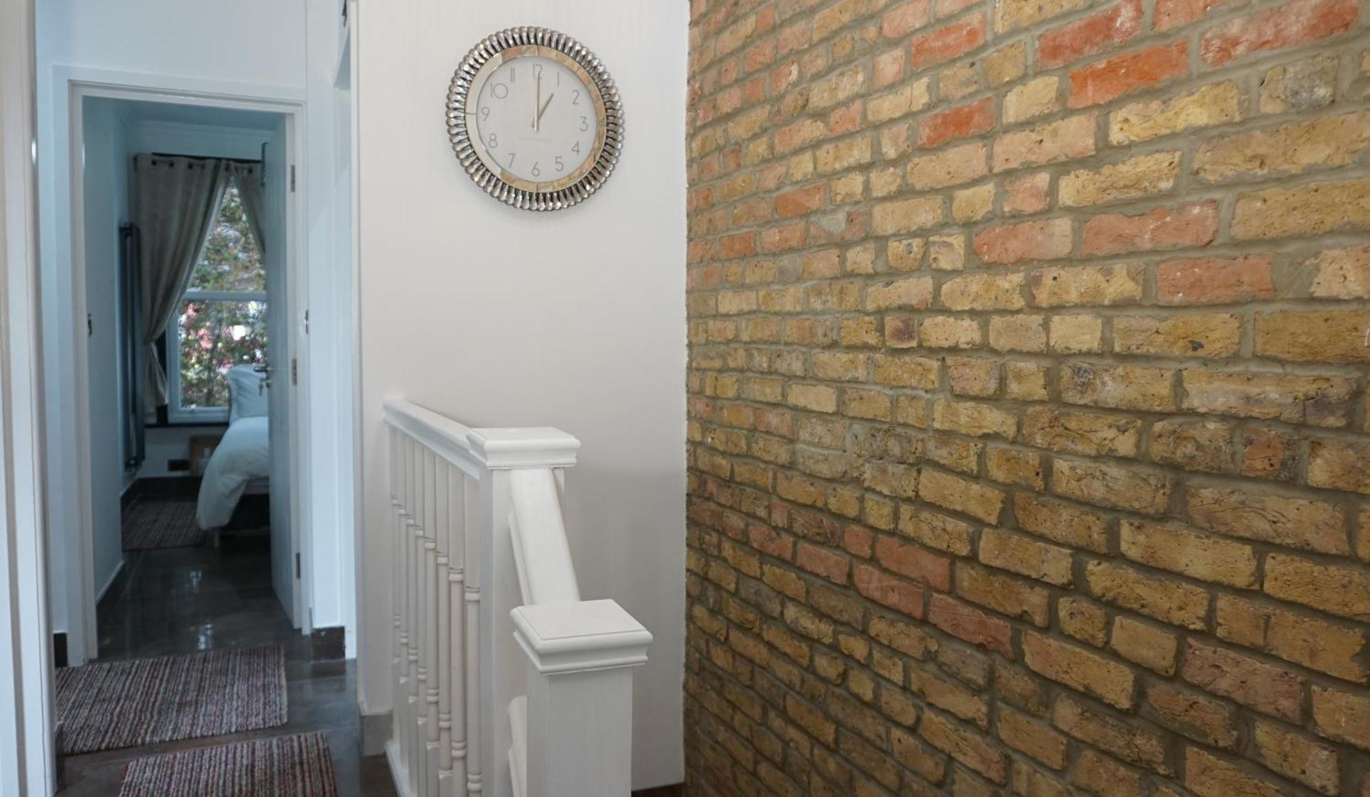 הוילה Luxury London House Sleeps 13, 2 Minutes To Metro מראה חיצוני תמונה