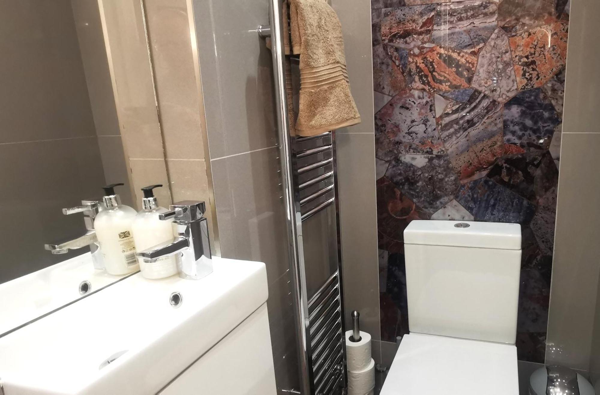 הוילה Luxury London House Sleeps 13, 2 Minutes To Metro מראה חיצוני תמונה