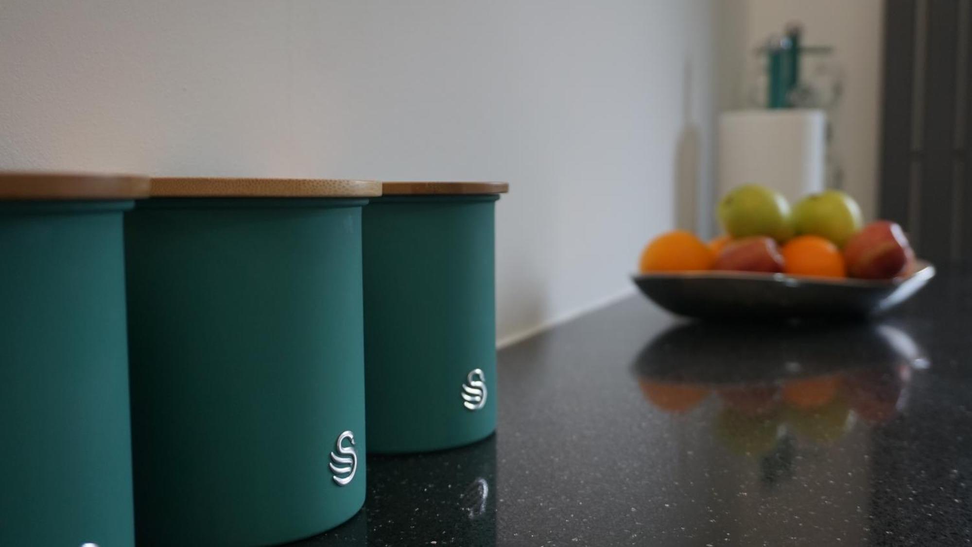 הוילה Luxury London House Sleeps 13, 2 Minutes To Metro מראה חיצוני תמונה
